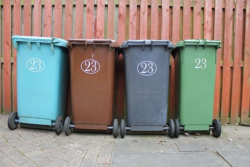 wheelie-bin-2270582__340.jpg