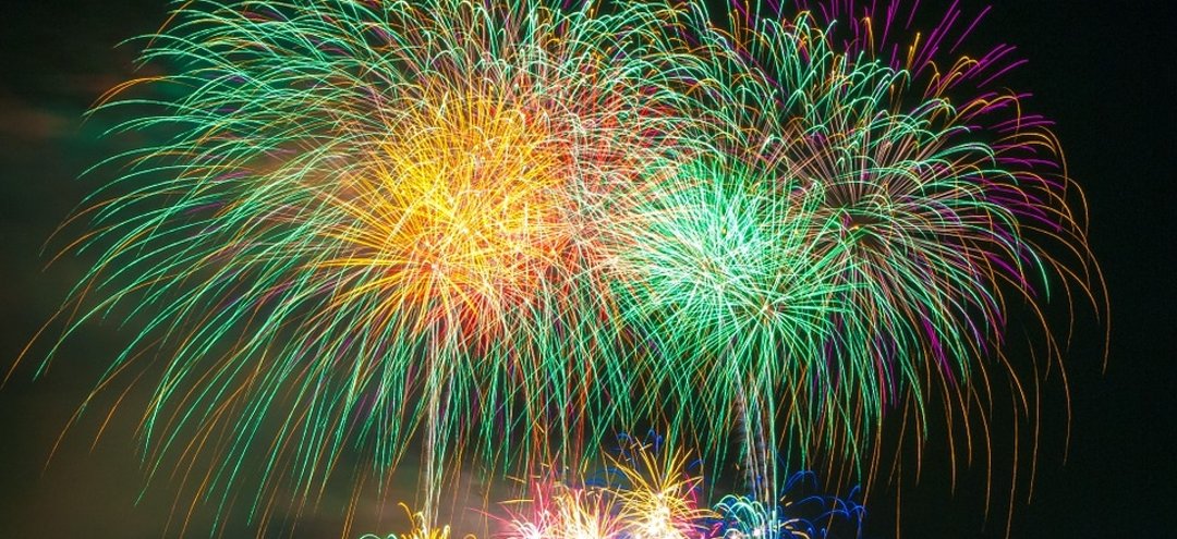 fireworks-180553_960_720.jpg
